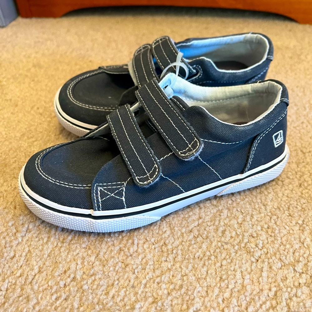 NWT Sperry Topsider shoes, toddler size 11.